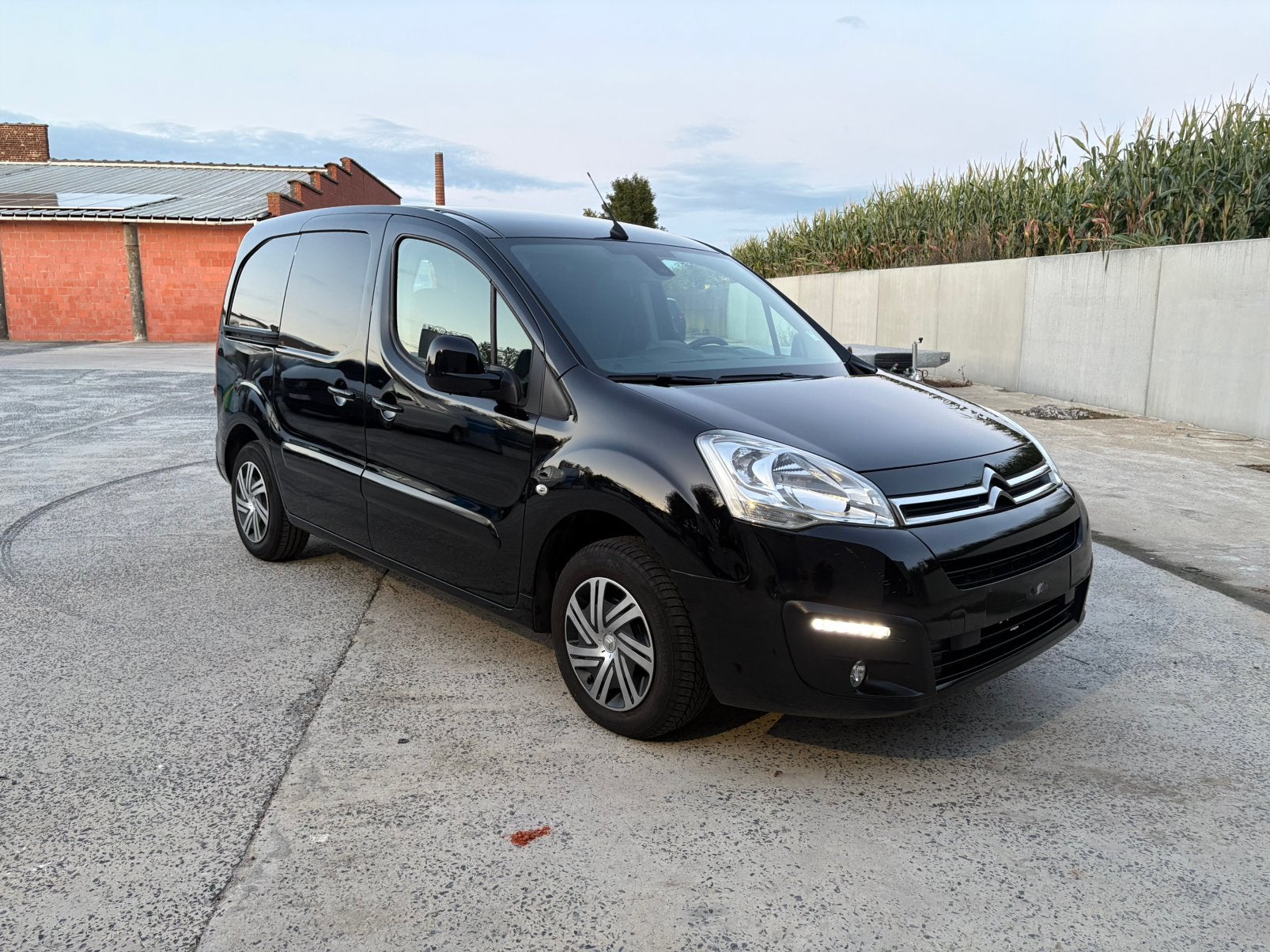 Citroën Berlingo Btw Essence 82Dkm ! ! !, Autos, Achat, Euro 6, Entreprise, Noir