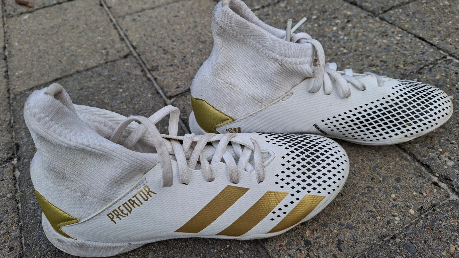 Witte Adidas Predator indoor (voetbal)schoenen maat 33., Sport en Fitness, Voetbal, Ophalen, Schoenen