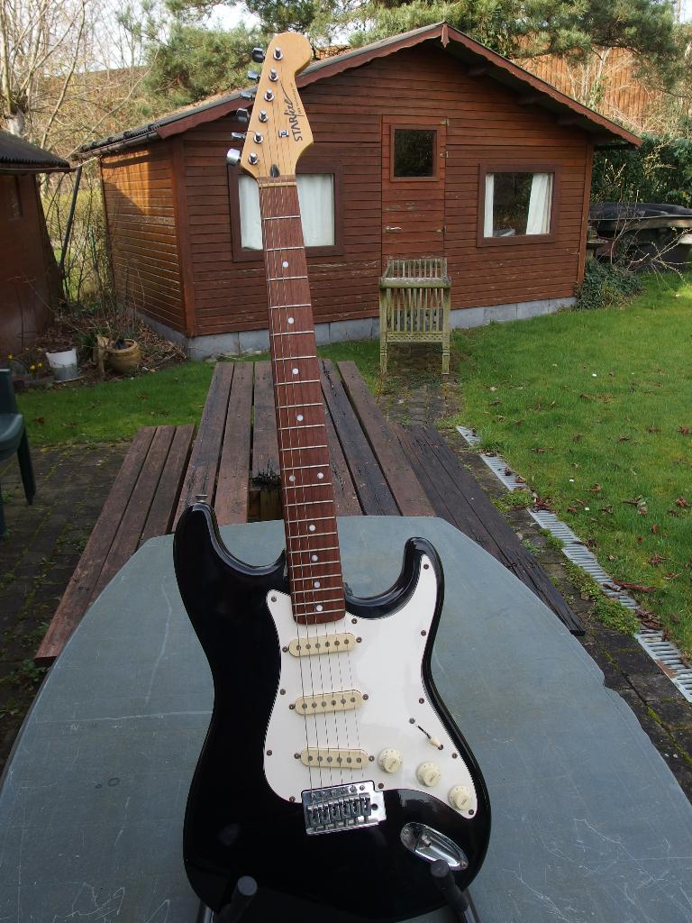 Starfire stratocaster - Japan, Ophalen, Zo goed als nieuw, Solid body, Overige merken