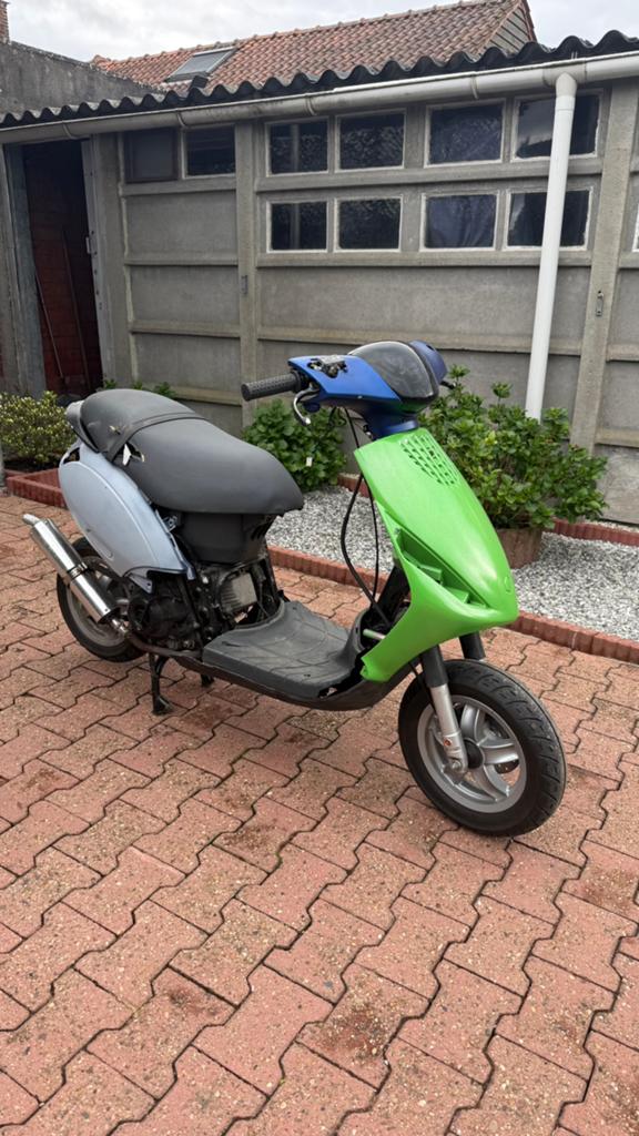 Piaggio zip voor onderdelen, Fietsen en Brommers, Scooters | Piaggio, Ophalen, Zo goed als nieuw, Zip