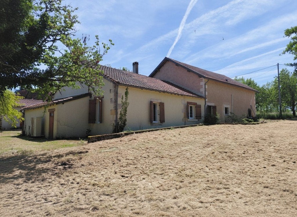 Landhuis met een perceel van 9800m², Immo, Buitenland, Frankrijk, Woonhuis, Landelijk