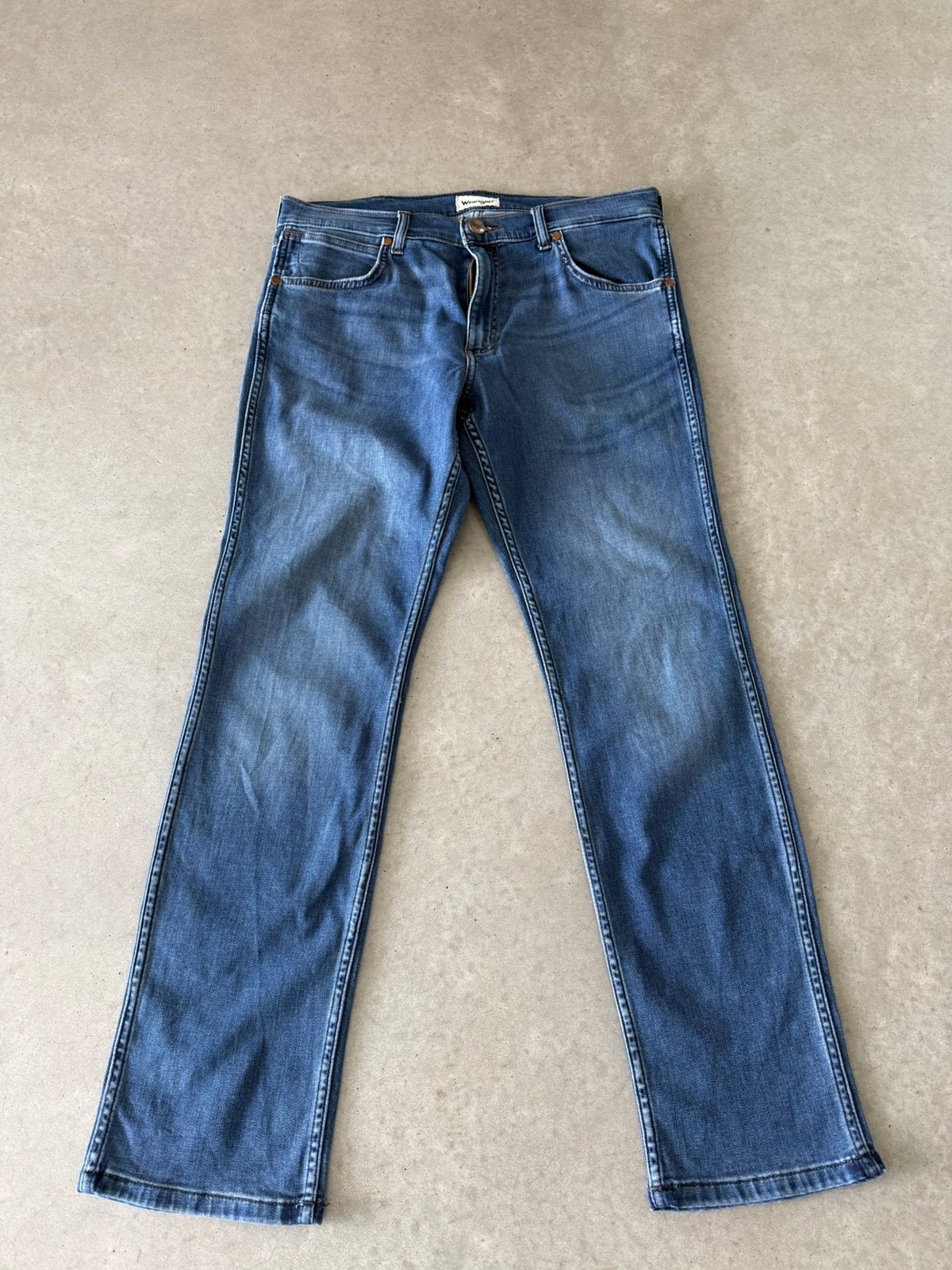 Jeans heren Wrangler maat 32x30, Kleding | Heren, Spijkerbroeken en Jeans, Ophalen of Verzenden, Zo goed als nieuw, Blauw, W32 (confectie 46) of kleiner