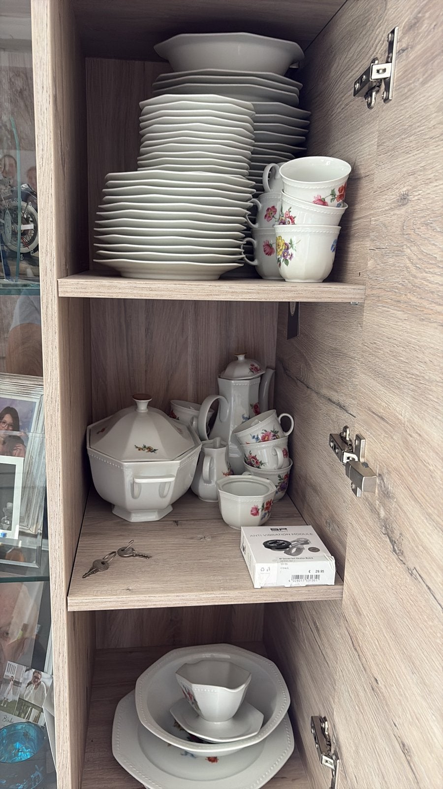 Koffie en eetservies, Enlèvement