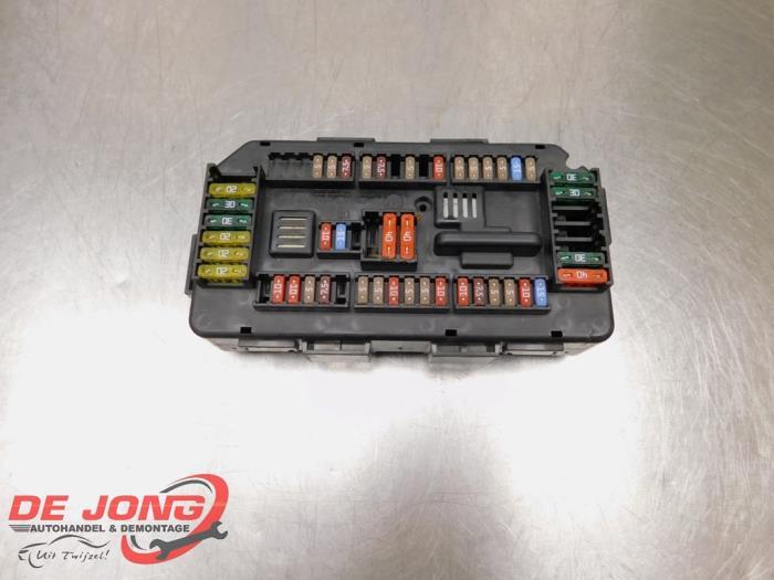 Boîte à fusibles d'un BMW 1-Serie, -, 3 mois de garantie, Utilisé, -