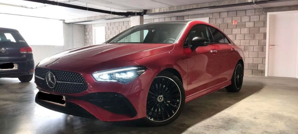 Mercedes-Benz CLA 200 AMG Line Coupé 163 ch automatique, Autos, Rouge, Achat, 1505 kg, Noir