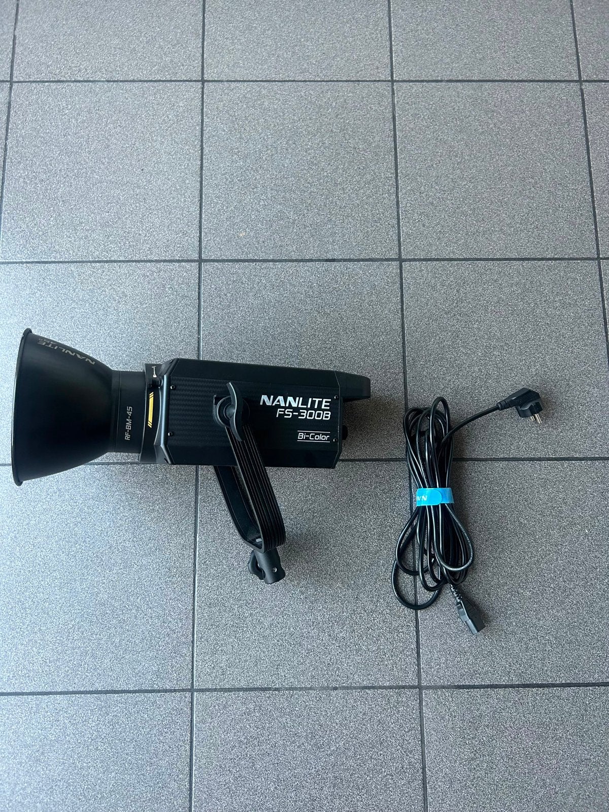 Licht Nanlite FS-300B LED Bi-color Spot Light, Ophalen, Zo goed als nieuw