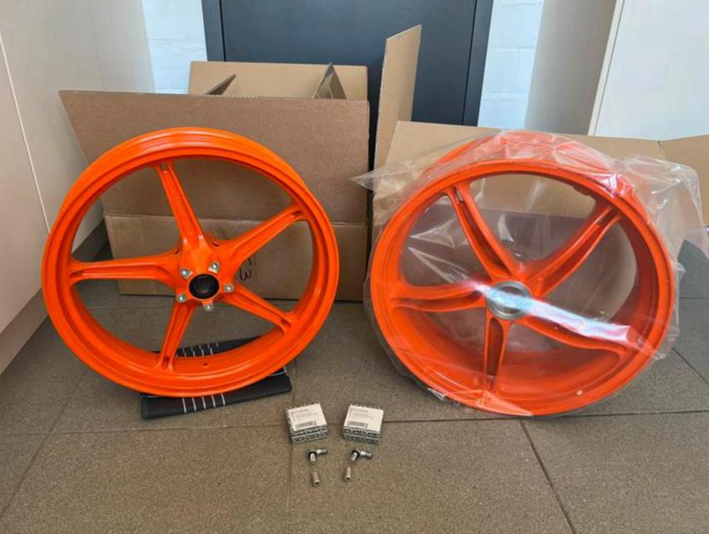 KTM Superduke 1290R/1390R/GT Setje Gen3 velgen NIEUW!!, Motoren, Accessoires | Overige, Ophalen of Verzenden, Zo goed als nieuw