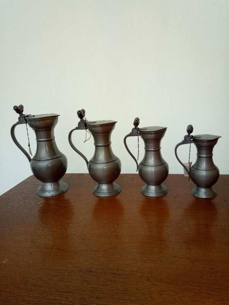 Tinnen kruiken / bekers - 4 stuks : 12,14,16,18 cm, Antiek en Kunst, Antiek | Tin, Ophalen of Verzenden