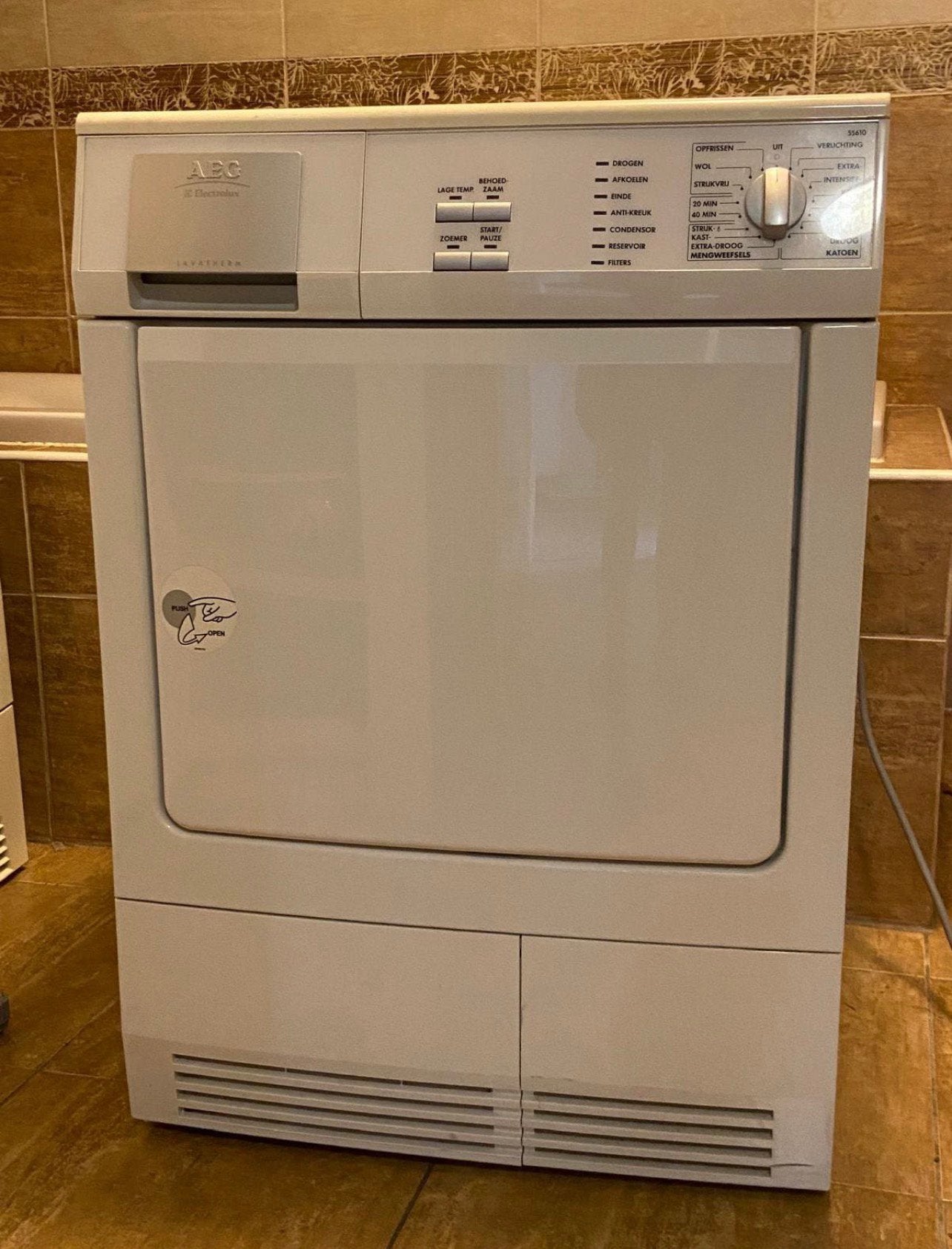 Sécheur à condensat AEG — 6 kg, Enlèvement, Comme neuf, À condensation