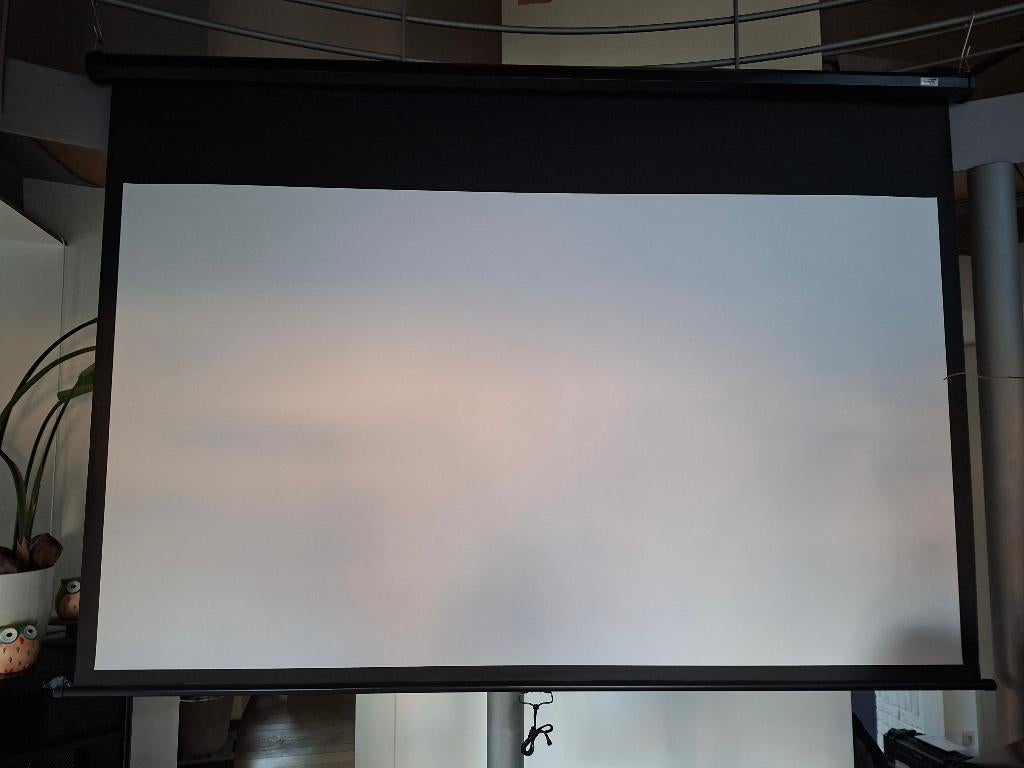 Manueel projectiescherm 92" NIEUW, Ophalen, Handmatig, Nieuw