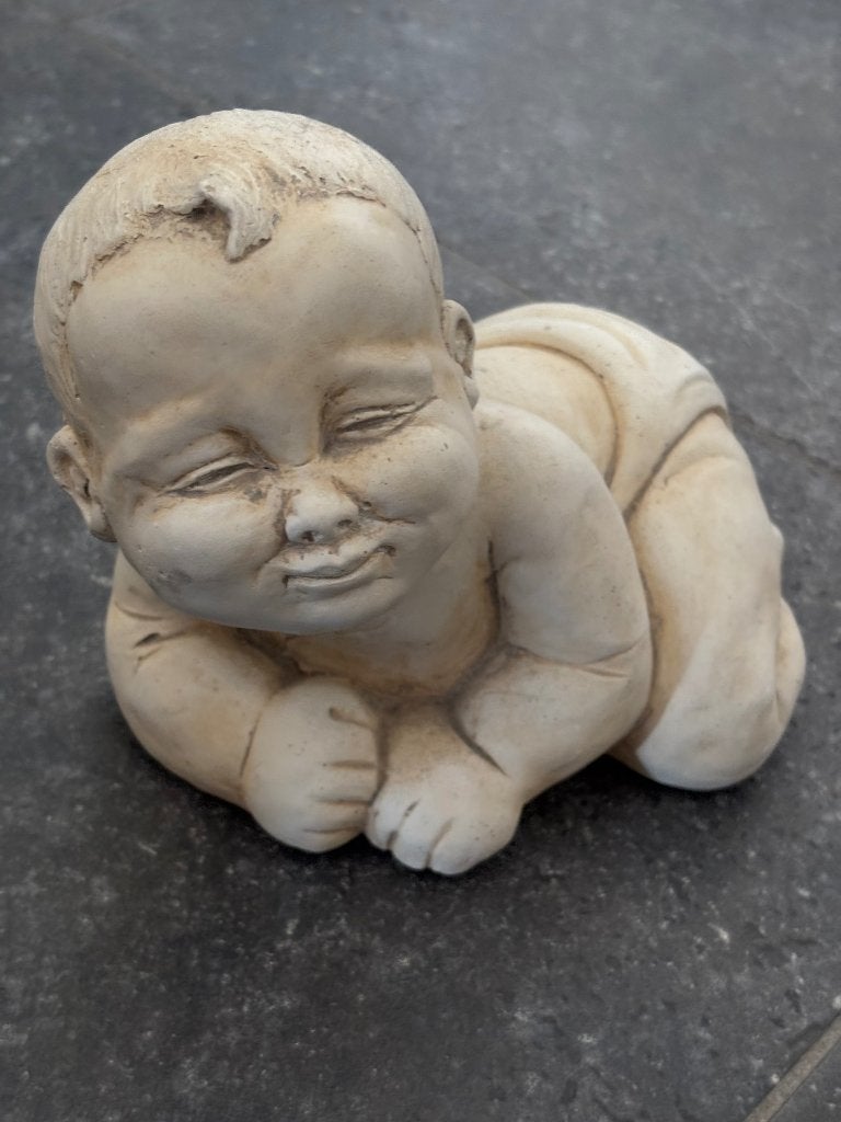 Stenen babybeeldje, Ophalen