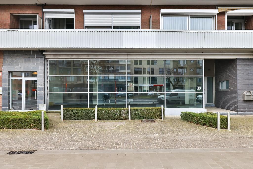 Kantoor/ruimte vrij beroep met appartement op A-locatie, Immo, 249 UC, 2 kamers, 262 kWh/m²/jaar, Woning met bedrijfsruimte