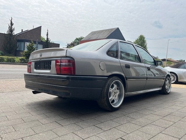 Opel Vectra V6 *automaat* Oldtimer* Meenemer* Leder*, Auto's, 4 deurs, Achterwielaandrijving, Zwart, Vectra