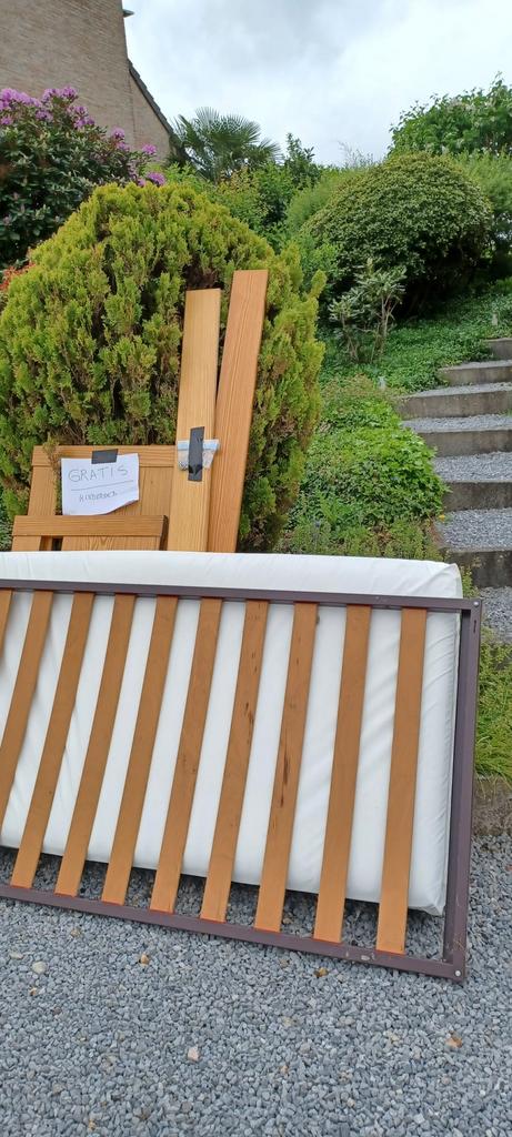 Eenpersoonsbed, gratis, Une personne, Brun, Enlèvement, Utilisé