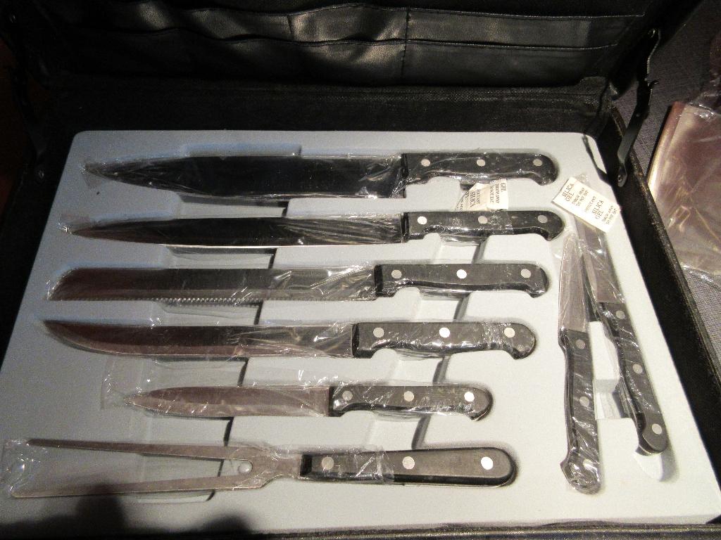 Messenset in koffer     Nieuw, Huis en Inrichting, Ophalen, Nieuw, Inox of Chroom, Bestekset
