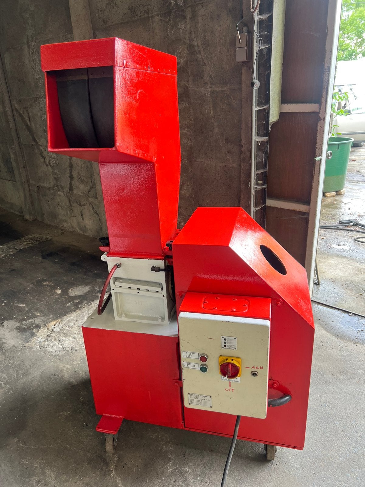Shredder-Industriële kabelshredder/granulator –ALBIS –3-fase, Ophalen, Zo goed als nieuw