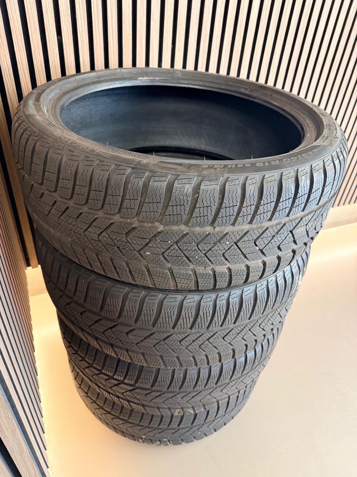 Pirelli winterbanden 4x, Autos : Pièces & Accessoires, Pneus hiver, Pneu(s), Utilisé, 225 mm