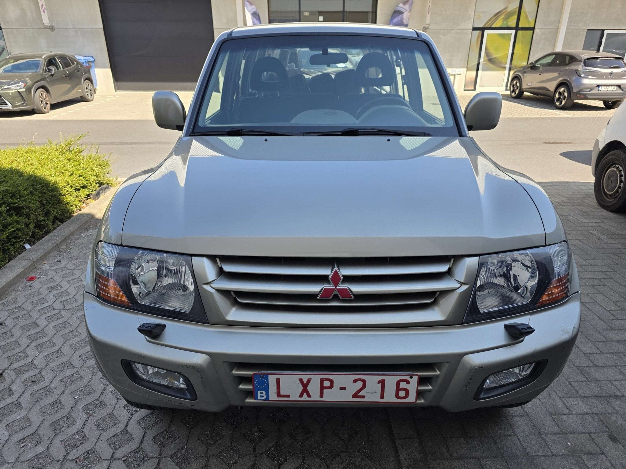 Mitsubishi Pajero 3.2 Turbo DI-D 16v GLS Exe Grand Slam, Auto's, Mitsubishi, Stof, Gebruikt, Beige, Bedrijf