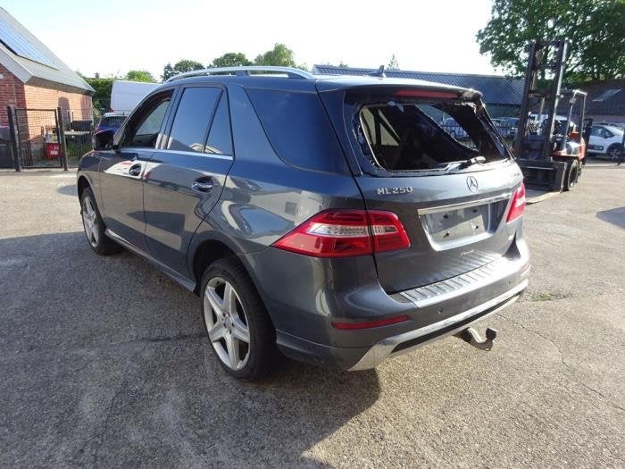 Differentieel achter van een Mercedes ML-Klasse, Gebruikt, -, Ophalen of Verzenden, -