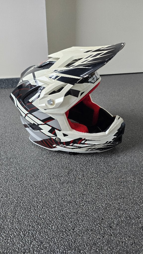 BMX helm FLY maat youth M, Fietsen en Brommers, Ophalen of Verzenden, Gebruikt