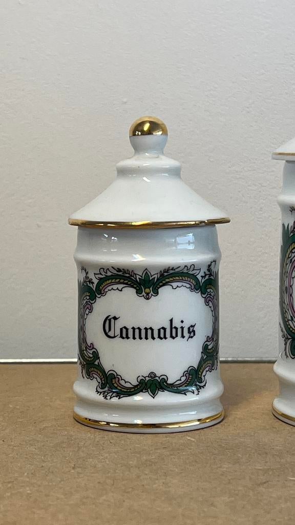 Pot à pharmacie 'cannabis', Enlèvement
