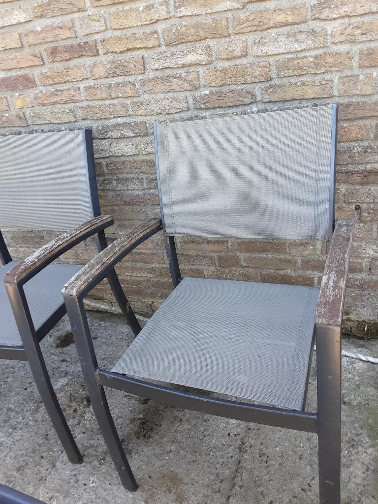 Tuinstoelen, Enlèvement, Utilisé