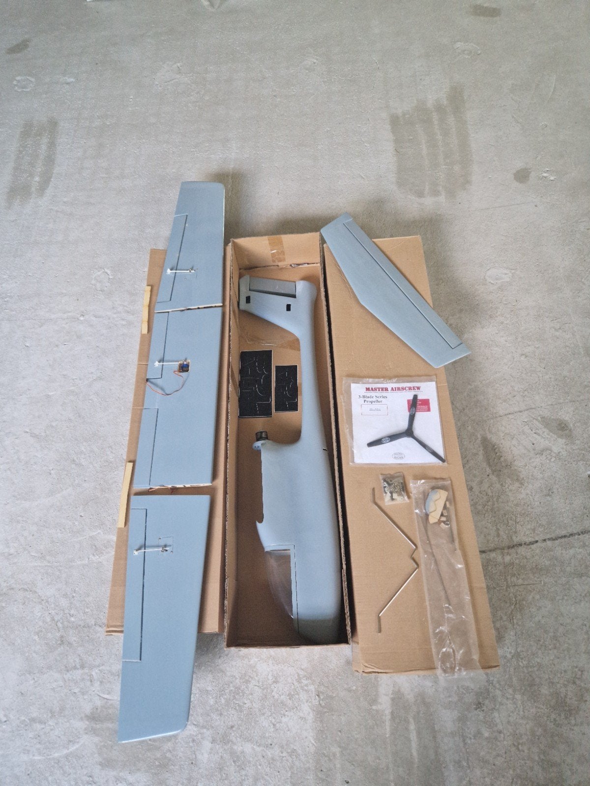 rc drone (vliegtuig)/ fpv  polyester bouw, Audio, Tv en Foto, Drones, Ophalen, Nieuw, Professionele drone