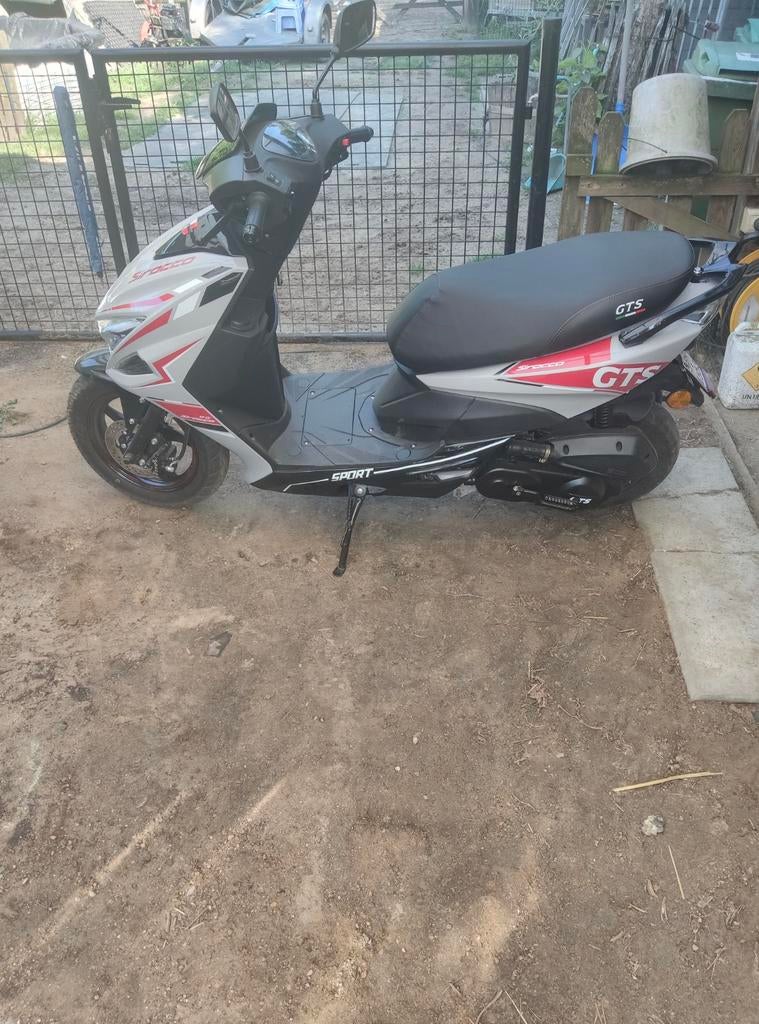 Gts sirocco sport 50 cc, Fietsen en Brommers, Brommers | Overige merken, Ophalen