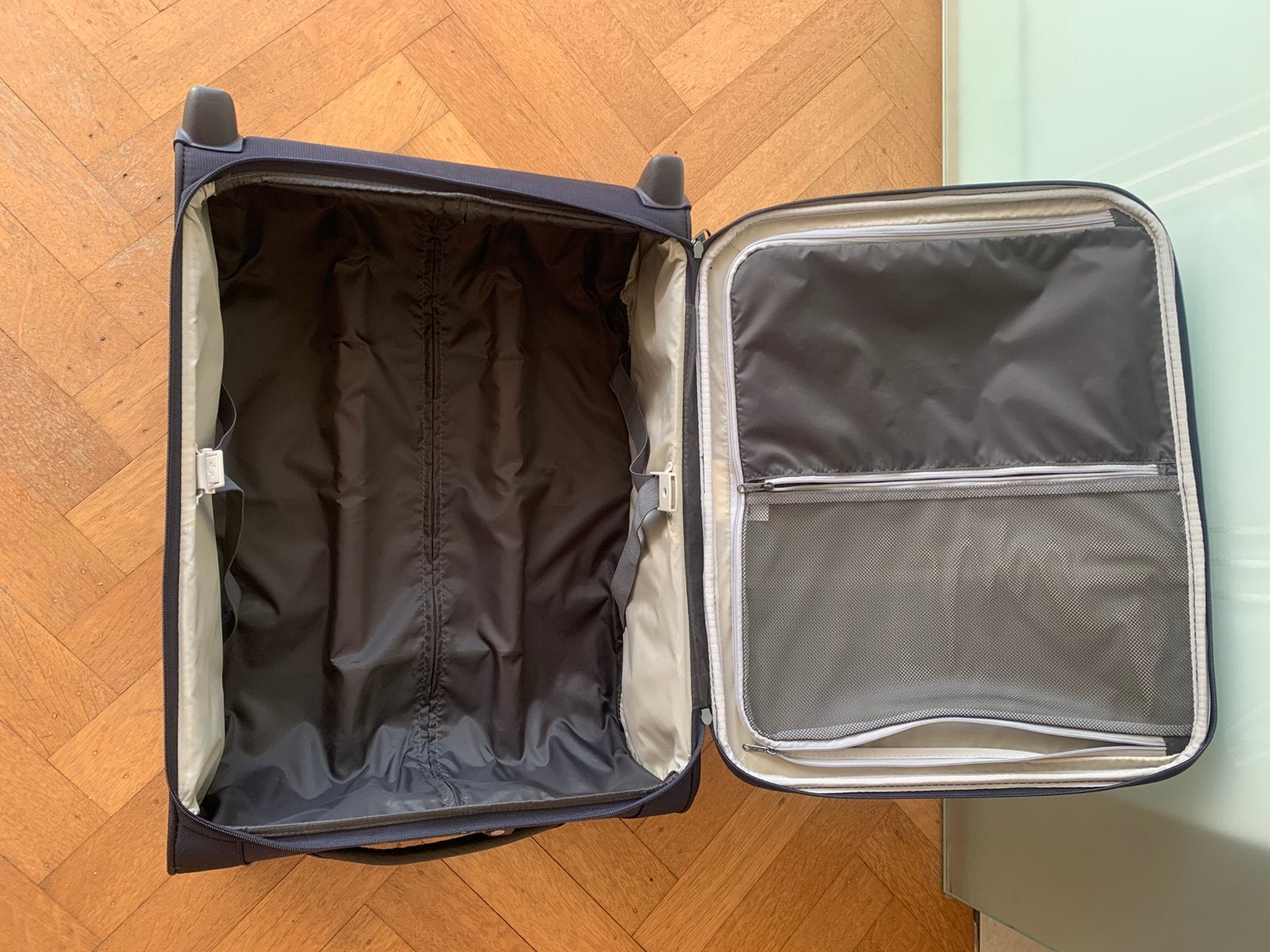 Valise cabine 2 roues samsonite bleu foncée état neuf ., 35 à 45 cm, Comme neuf, Enlèvement, 50 à 60 cm