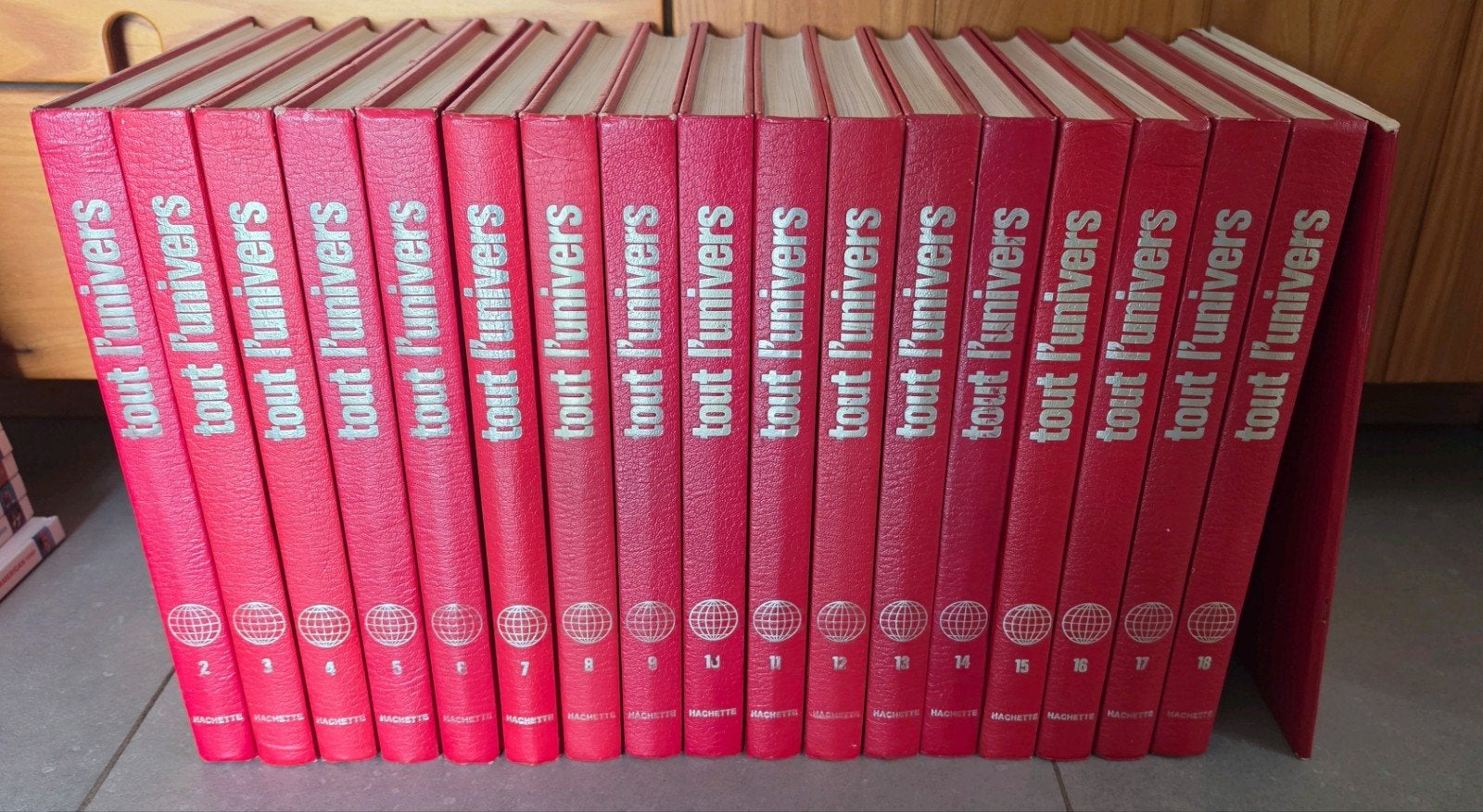 Encyclopédie TOUT L’UNIVERS  Hachète, Livres, Enlèvement, Général