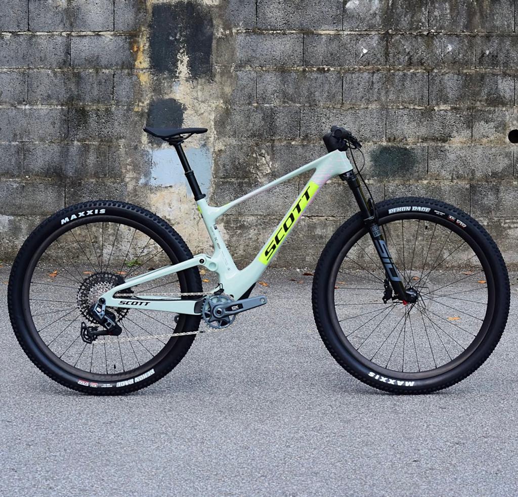 Scott Spark RC Team issue large, Fietsen en Brommers, Fietsen | Mountainbikes en ATB, Nieuw, Ophalen
