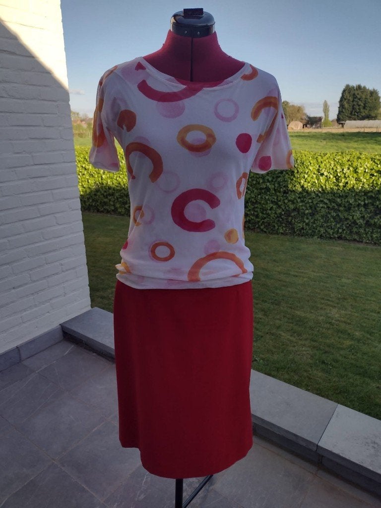 T-shirt à imprimé circulaire Marc Cain (taille 3/38), Manches courtes, Taille 38/40 (M), Enlèvement ou Envoi, Comme neuf