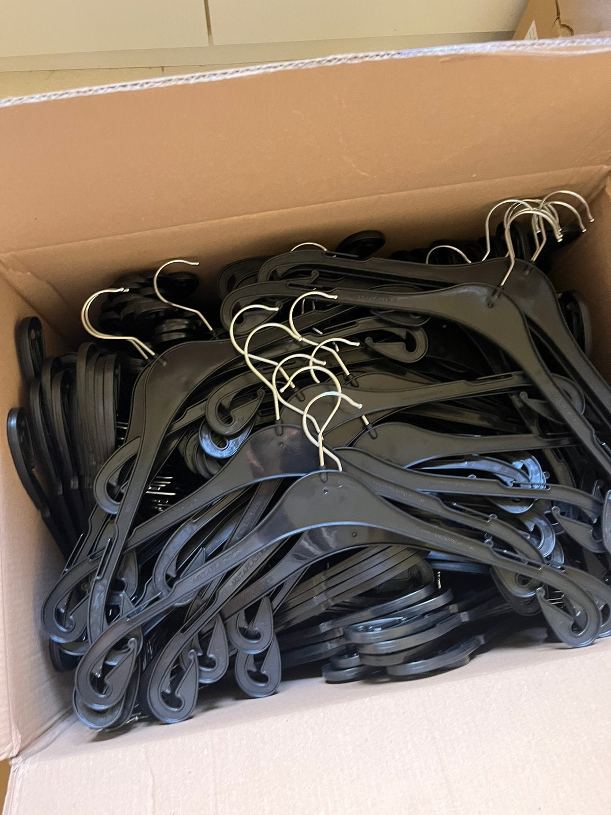 Kledinghangers 300 stuks nieuw, Ophalen, Zo goed als nieuw