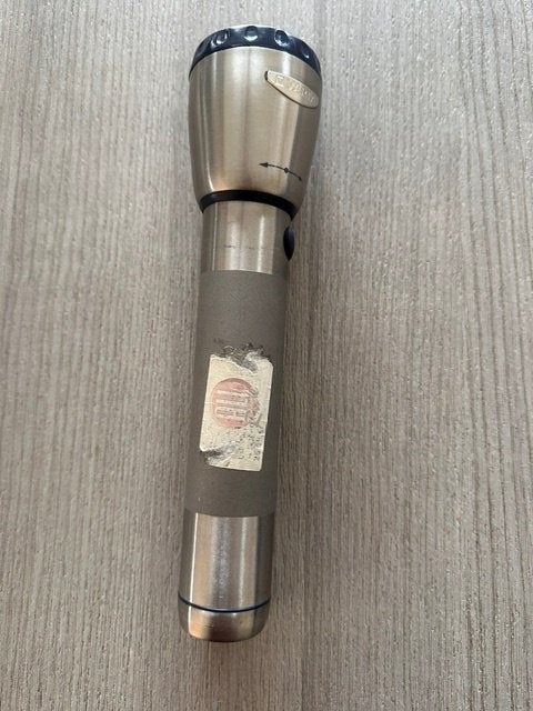 Zware zaklamp Varta (nr2194a), Ophalen of Verzenden, Zo goed als nieuw, Batterij