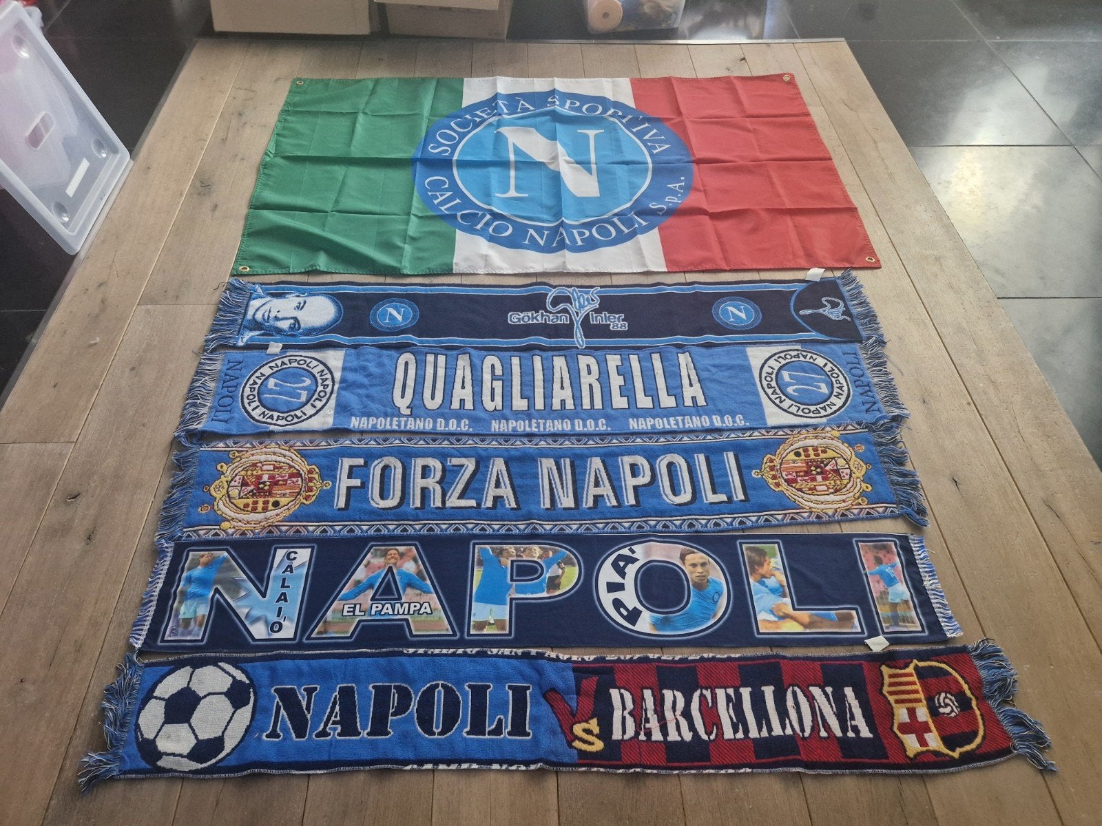 Lot Napoli sjaals en vlag – SSC Napoli, Verzamelen, Ophalen, Zo goed als nieuw