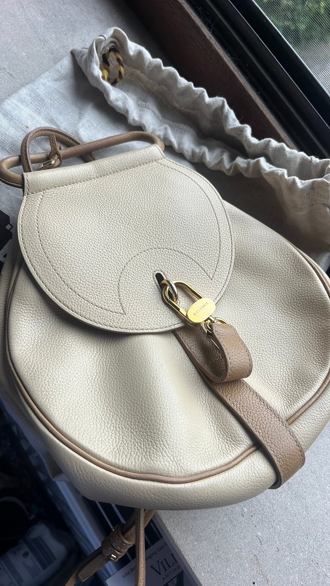 Très beau modèle de mini cerceau de Delvaux, Envoi, Utilisé, Beige, Sac à main