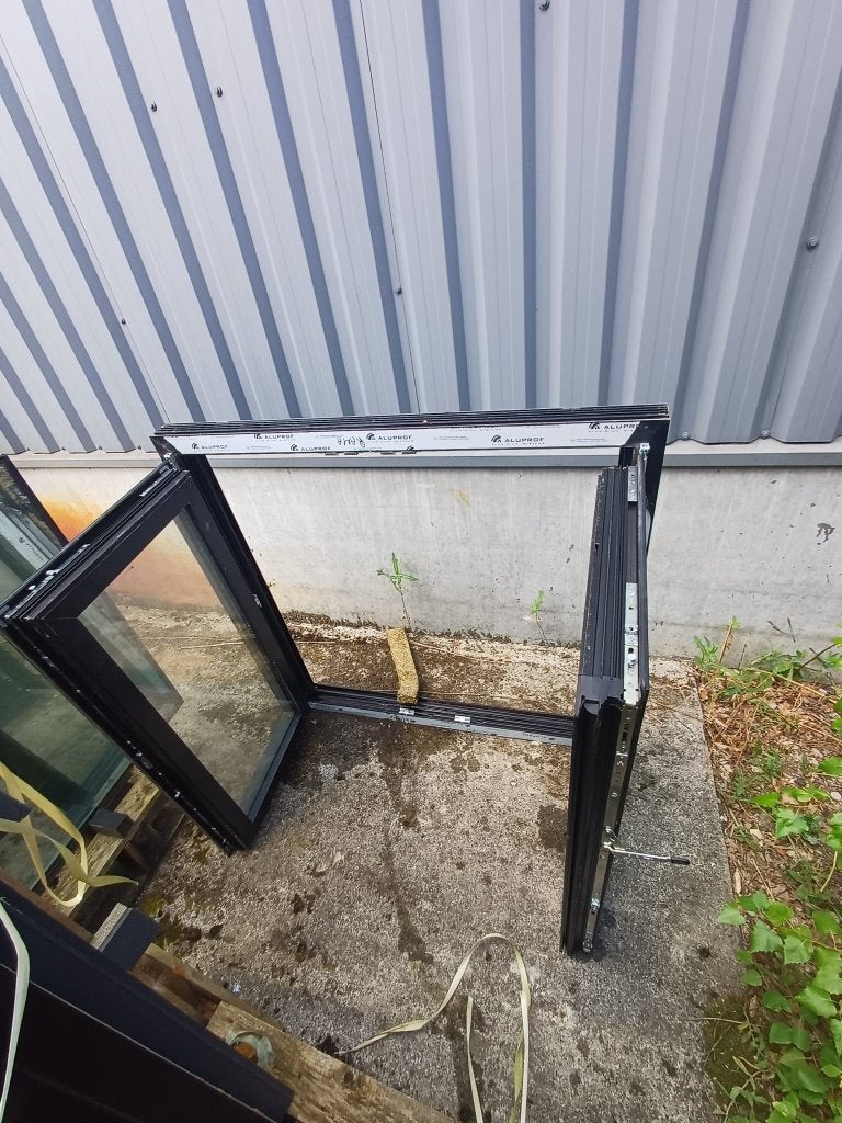 cadre de fenêtre avec verre inclus, Bricolage & Construction, Comme neuf, Fenêtre de façade ou Vitre, Enlèvement, 120 à 160 cm