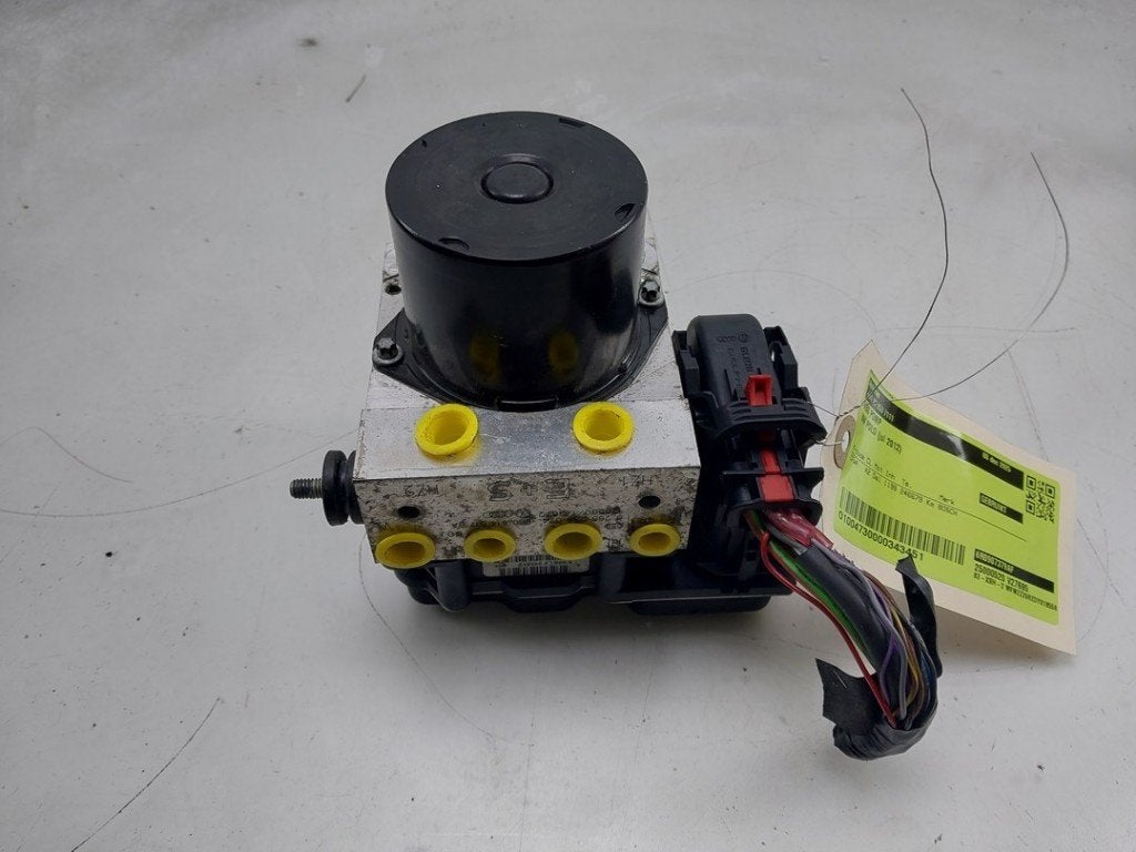 ABS POMP Volkswagen Polo V (6R) (01-2009/05-2022), Robert Bosch AG, Gebruikt, Volkswagen, Robert-Bosch-Allee 1
74232  Abstatt, DE