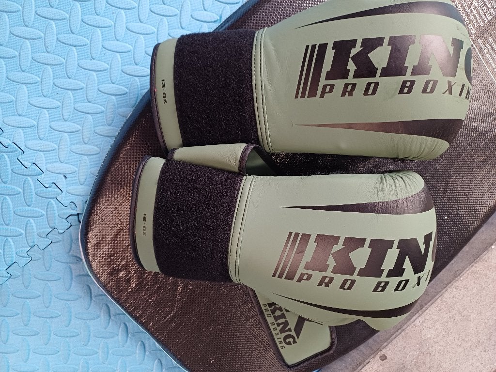 King Pro KickBoxing Set "Revo" 12 OZ, Sports & Fitness, Enlèvement ou Envoi, Comme neuf, Protection pour arts martiaux, Autres