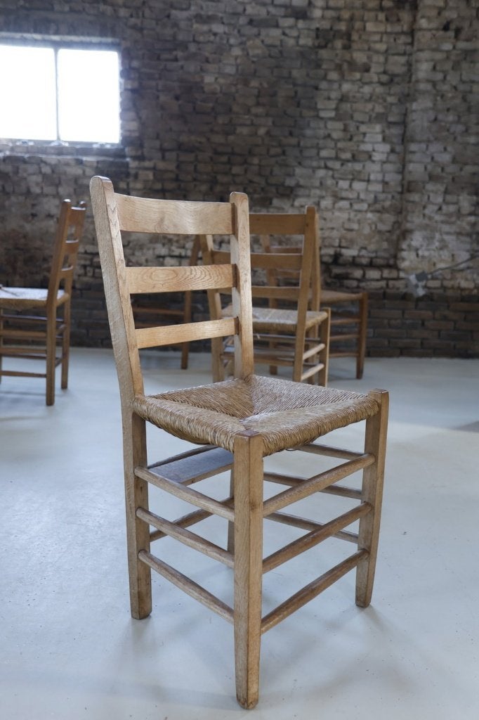Oude kerkstoelen - houten ladderback met gevlochten zitting, Enlèvement