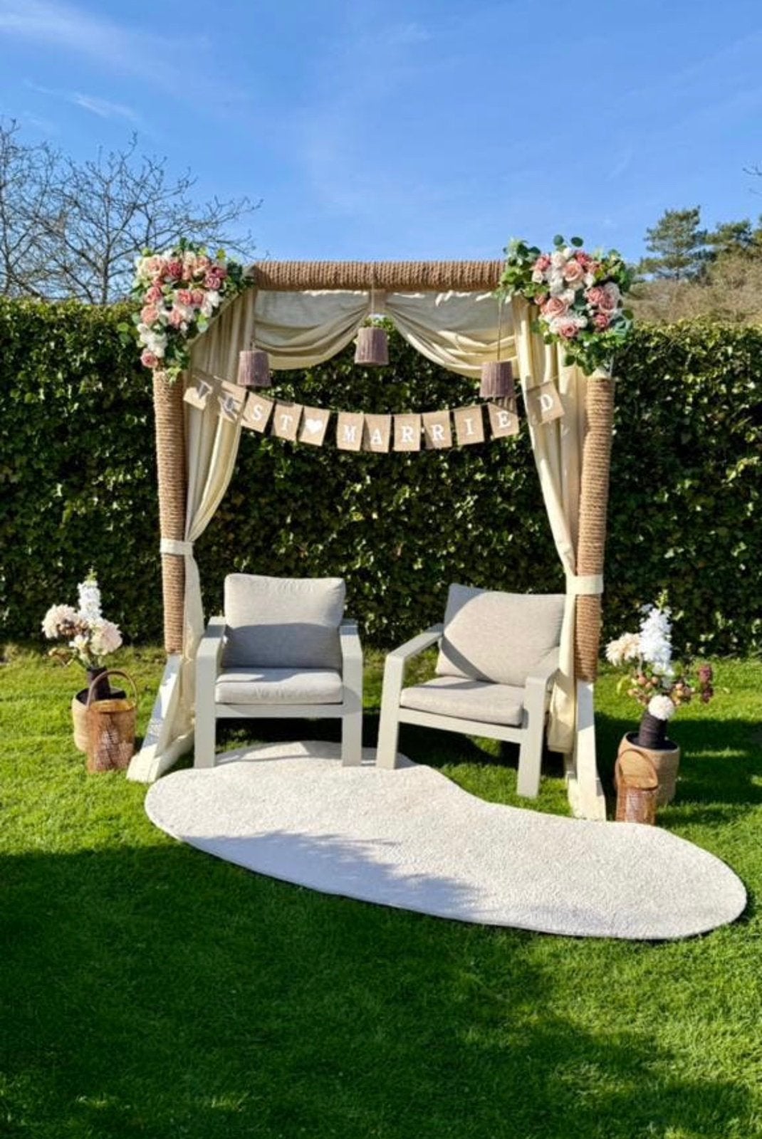Wedding arch backdrop te huur, Hobby & Loisirs créatifs, Articles de fête | Location, Enlèvement ou Envoi, Comme neuf