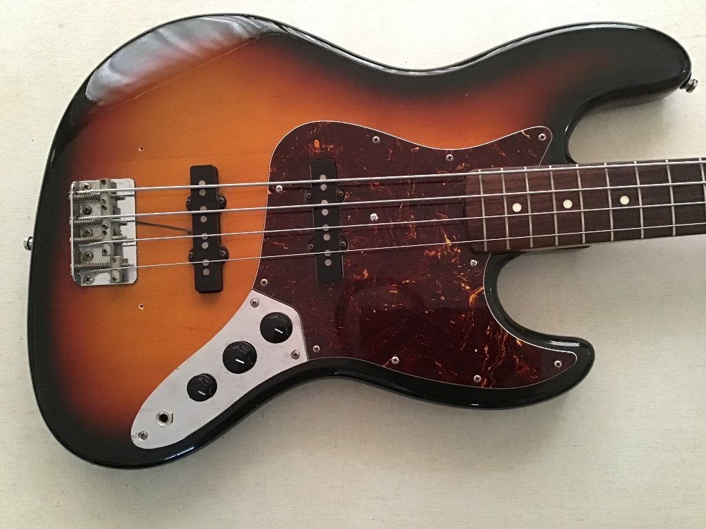 Fender jb62mij en Ampeg svp pro voorversterker, Musique & Instruments, Instruments à corde | Guitares | Basses, Enlèvement, Comme neuf