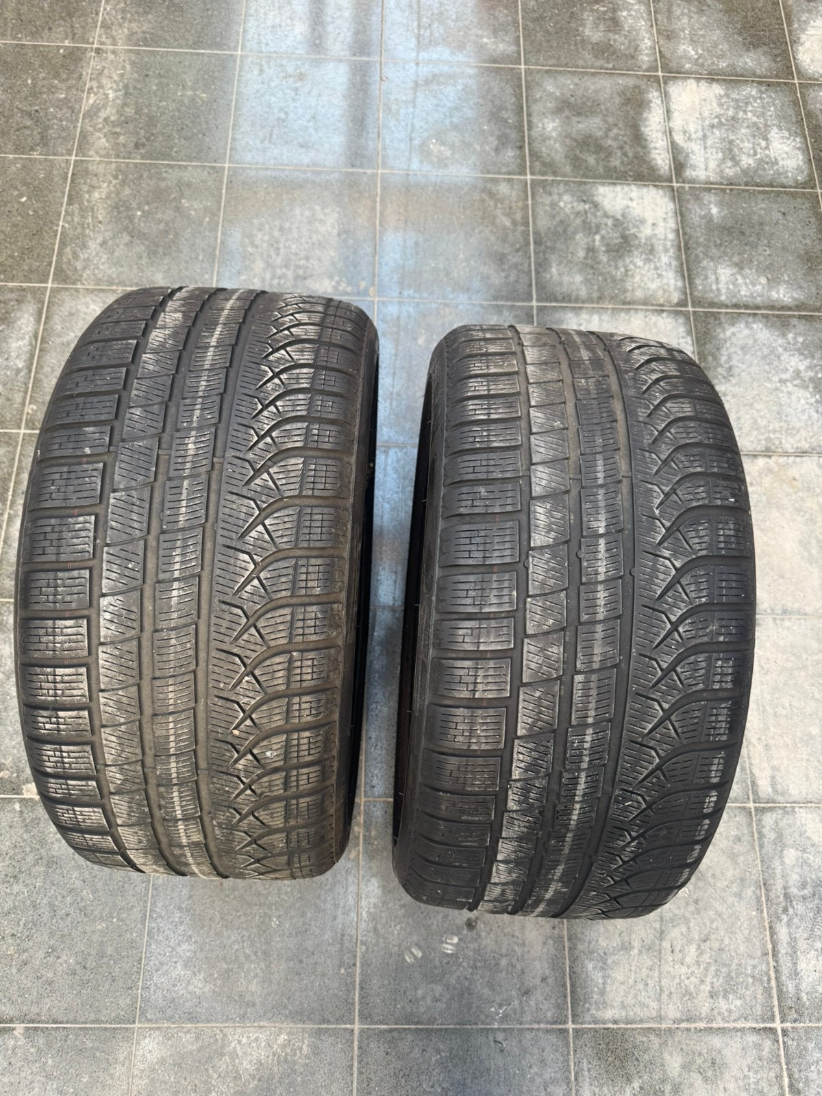 Pneus 275 35 19, Autos : Pièces & Accessoires, Enlèvement, Pneus hiver, Pneu(s)