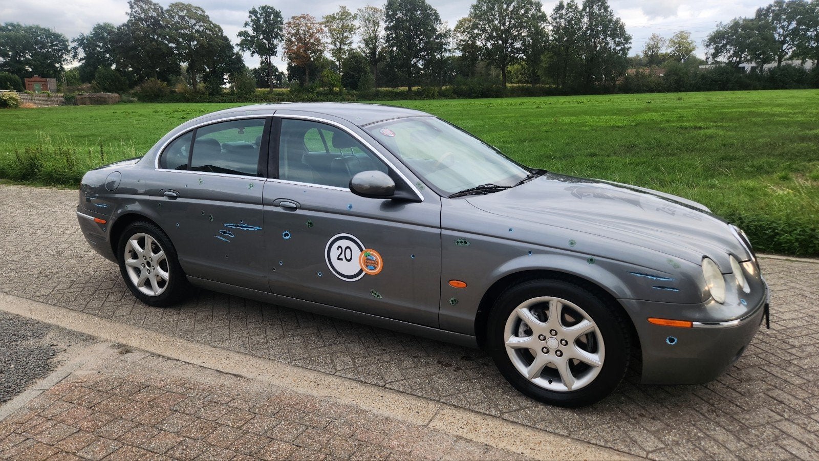 Jaguar S type❤️automaat❤️2.5 Benzine V6❤️GEKEURD❤️

2004
217, Autos, Cuir, Argent ou Gris, Achat, 2500 cm³