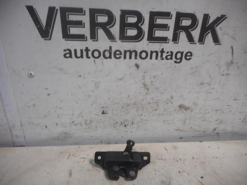 SLOTVANGER ACHTERKLEP Peugeot 206 CC (2D) (01-2000/12-2007), Gebruikt, Peugeot