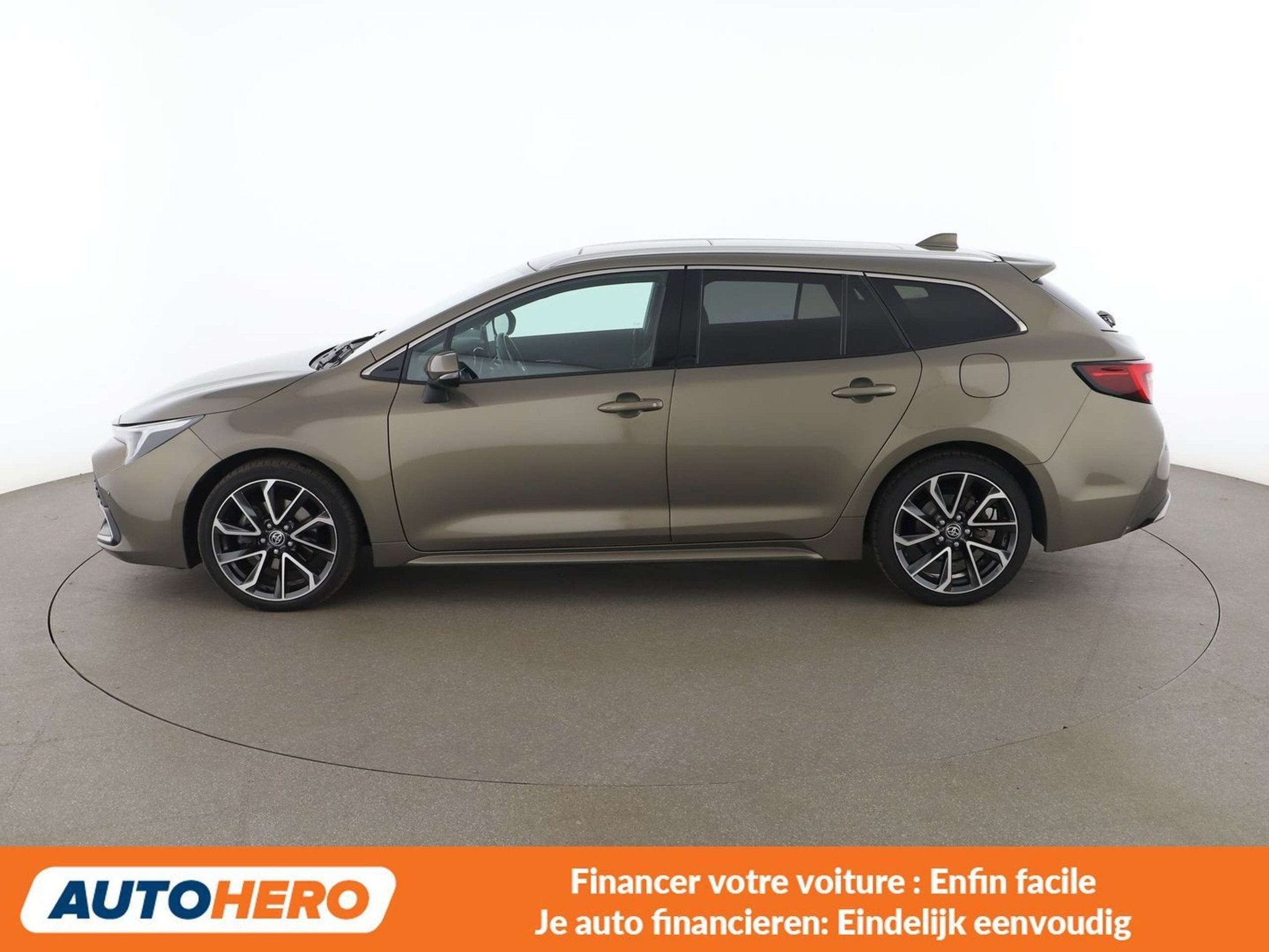 Toyota Corolla 2.0 Hybrid Business Edition (bj 2024), Auto's, Gebruikt, Adaptive Cruise Control, 144 kW, Corolla