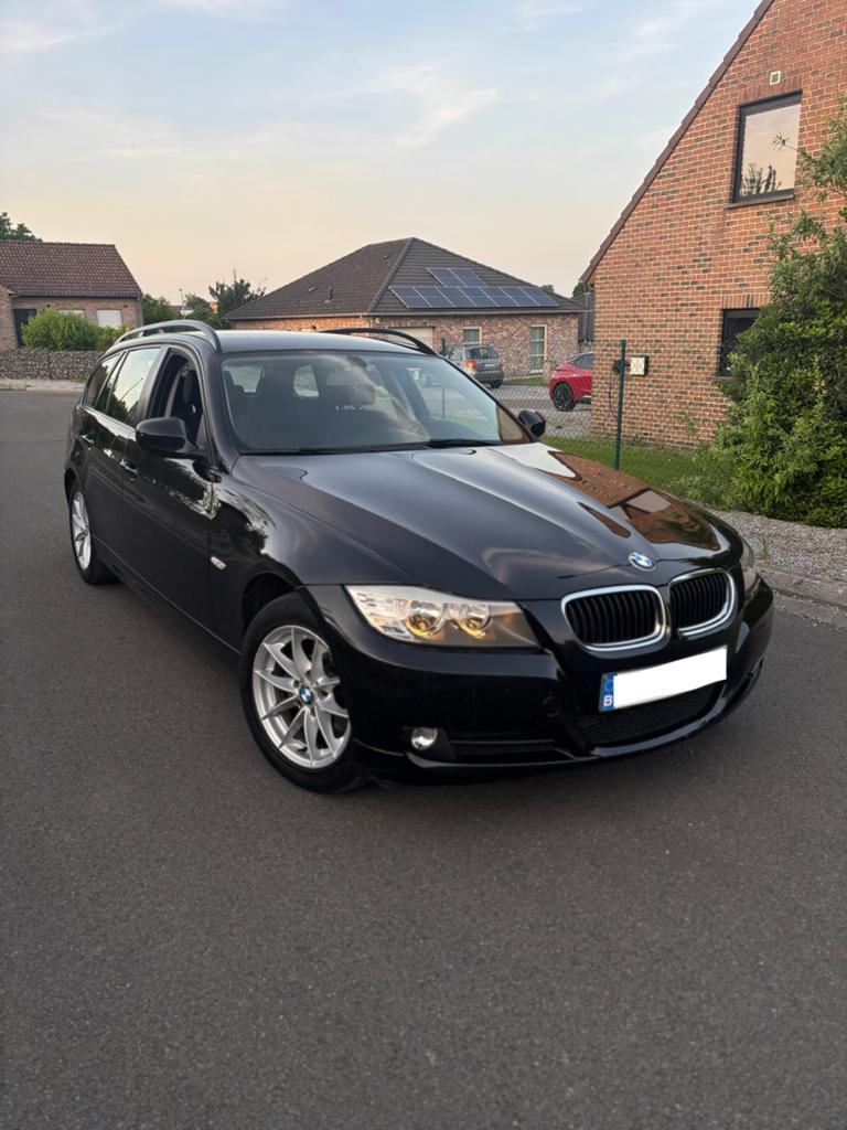 BMW 318D e91 Touring, Autos, BMW, Cuir, Euro 5, Achat, Boîte manuelle