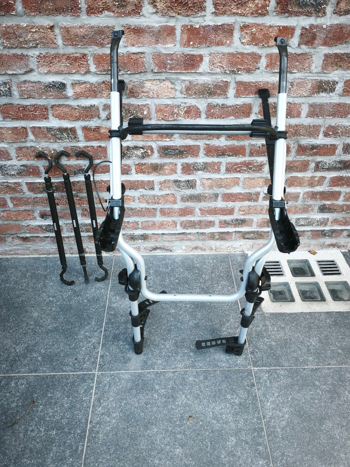 Porte-vélos Thule, couvercle de coffre, 3 vélos + supports, Enlèvement, 3 vélos ou plus, Utilisé, Porte-hayon