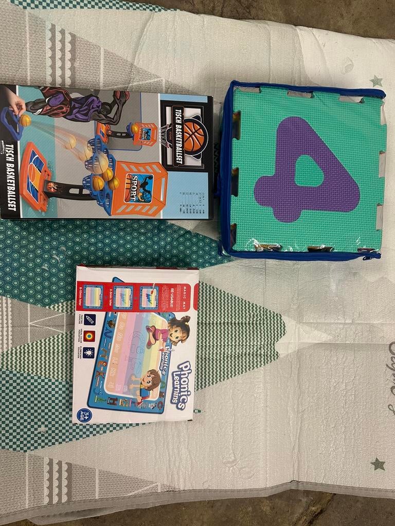 Lot 3 jeux: Basket de table +Tapis Puzzle +Dessin Magique, Enlèvement, Comme neuf
