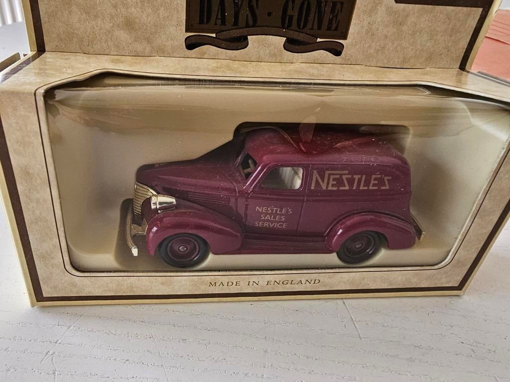 Lledo Days Gone 1939 Chevrolet Panel Van in de Nestlé Sales, Ophalen of Verzenden